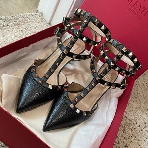 Valentino Rockstud Black Pebble leather pumps